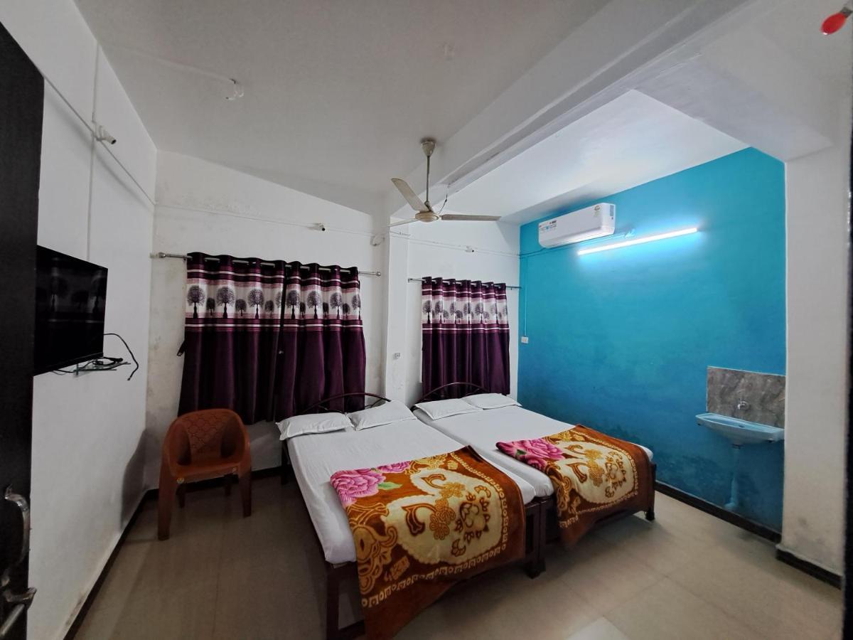Goldan Palece Hotel Trimbak Buitenkant foto